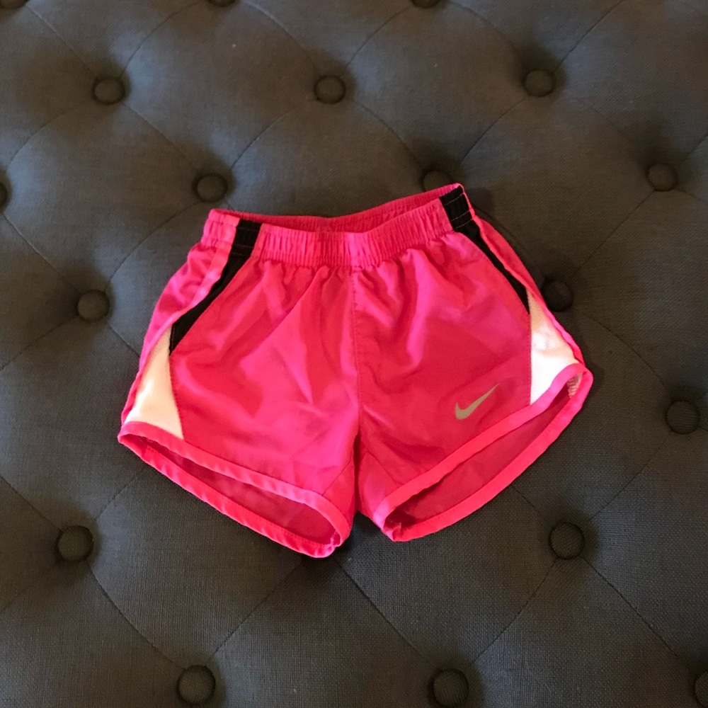Nike shorts - 2T